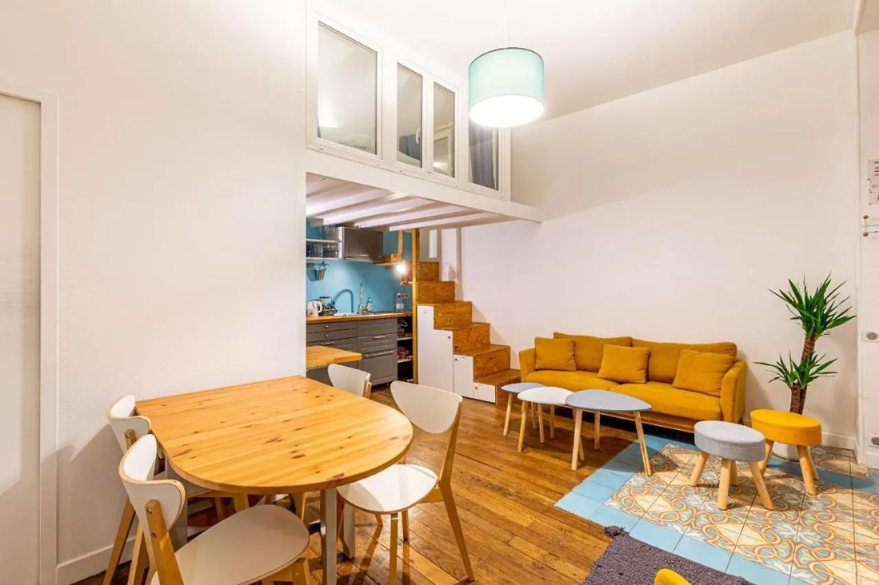 Apartment Joli - Lovely Studio Paris