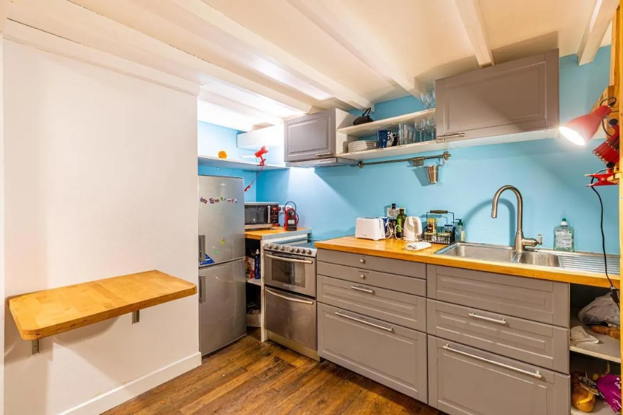 Apartment Joli - Lovely Studio Paris